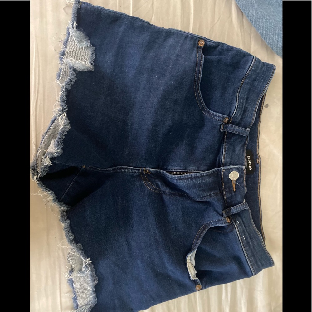 Selling express shorts